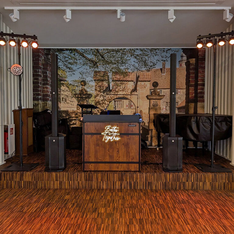 DJs